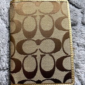 ‼️LOW START‼️❌NWT COACH Card Case Passport Signature Beige Gold